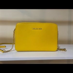 Like New Micheal Kors Yellow Jet Set Travel